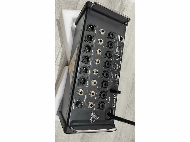 Behringer - x air 16 xr16 - digitale mengtafel - afbeelding 1 van  2