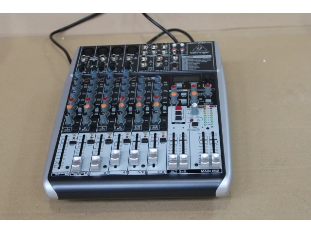 Behringer premium mixer - afbeelding 2 van  3