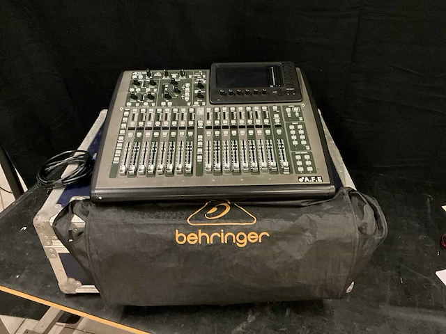 Behringer x32 compact digitale mengtafel - afbeelding 1 van  7