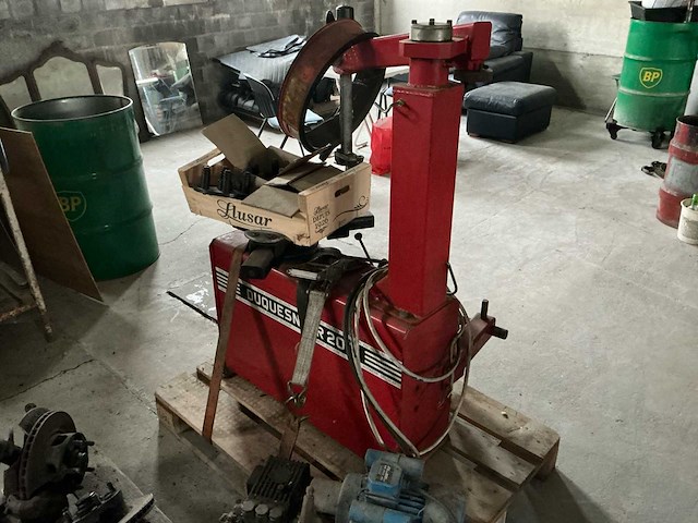 Beissbarth mt510m banden balanceerapparaat + duquesne r200 bandenmonteermachine - afbeelding 8 van  11