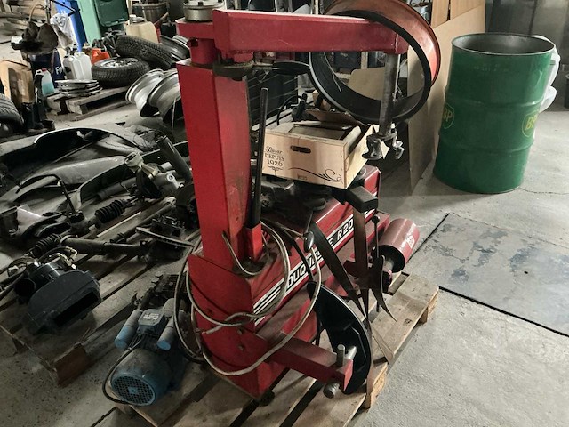 Beissbarth mt510m banden balanceerapparaat + duquesne r200 bandenmonteermachine - afbeelding 9 van  11