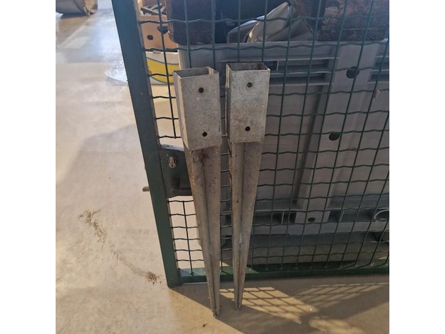 Bekaertpoort plus 2 paalbevestigers vooor hout - afbeelding 1 van  2