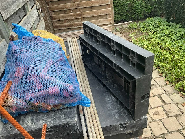 Bekistingsmateriaal (18x) - afbeelding 2 van  7