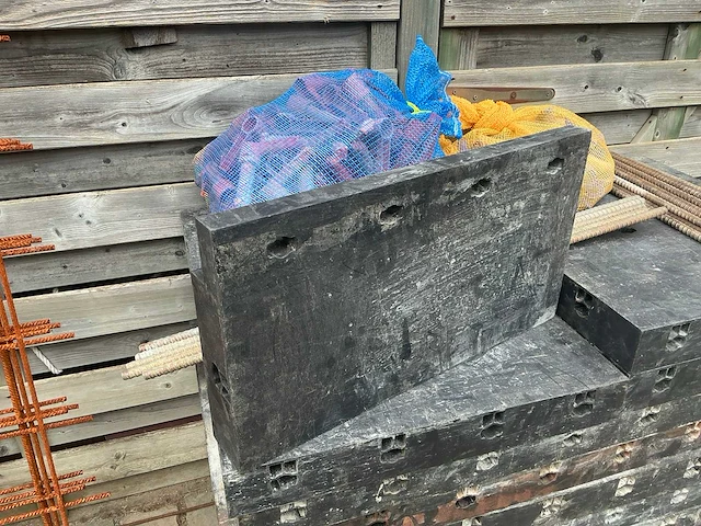 Bekistingsmateriaal (18x) - afbeelding 3 van  7