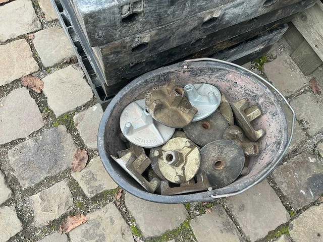 Bekistingsmateriaal (18x) - afbeelding 5 van  7