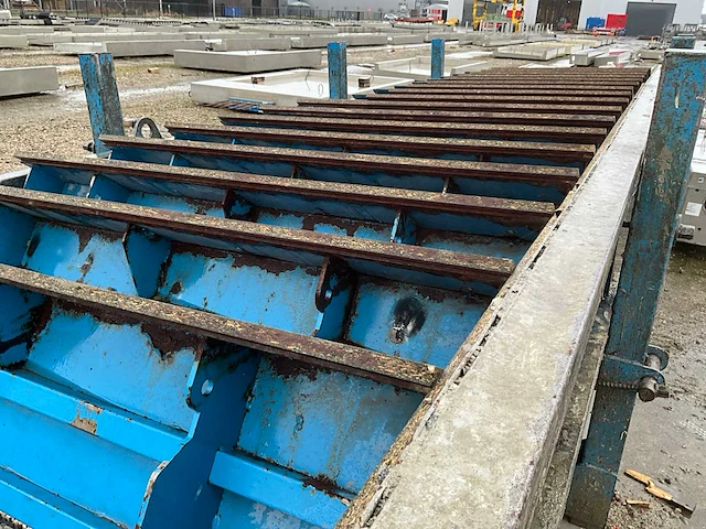 Bekistingsmateriaal horizontale trappenmal - trapbekisting - afbeelding 2 van  22
