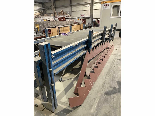 Bekistingsmateriaal horizontale trappenmal - trapbekisting - afbeelding 15 van  22