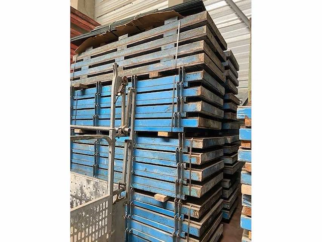 Bekistingsmateriaal - afbeelding 1 van  2