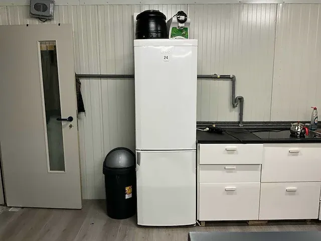 Beko csa34000 koelkast - afbeelding 1 van  6