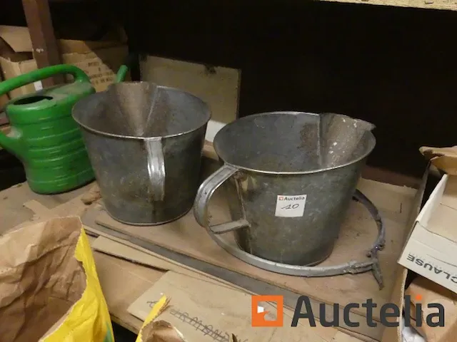Belangrijk kavel accessoires van bloemenwinkels, tellers, scriban,... - afbeelding 16 van  16