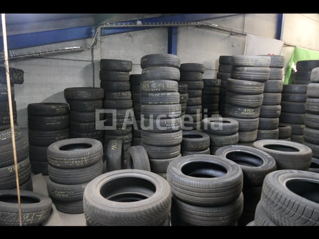 Belangrijke partij tweedehands banden - afbeelding 6 van  9