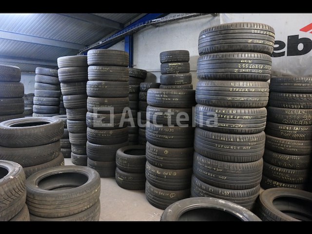 Belangrijke partij tweedehands banden - afbeelding 7 van  9