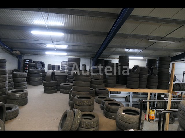 Belangrijke partij tweedehands banden - afbeelding 2 van  8