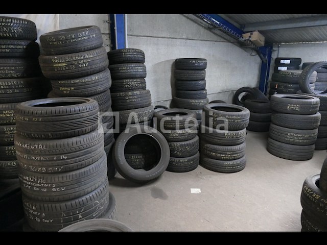 Belangrijke partij tweedehands banden - afbeelding 3 van  8