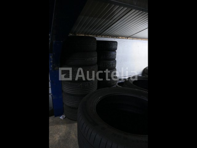 Belangrijke partij tweedehands banden - afbeelding 7 van  8