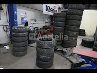 Belangrijke partij tweedehands banden - afbeelding 1 van  6