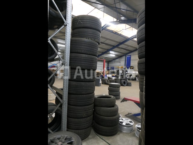 Belangrijke partij tweedehands banden - afbeelding 6 van  6