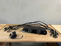 Belkin switch met kabels en voeding - afbeelding 1 van  6