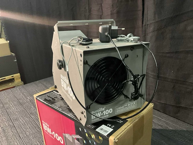 Bellenblaasmachine eurolite bw-100 - afbeelding 2 van  5