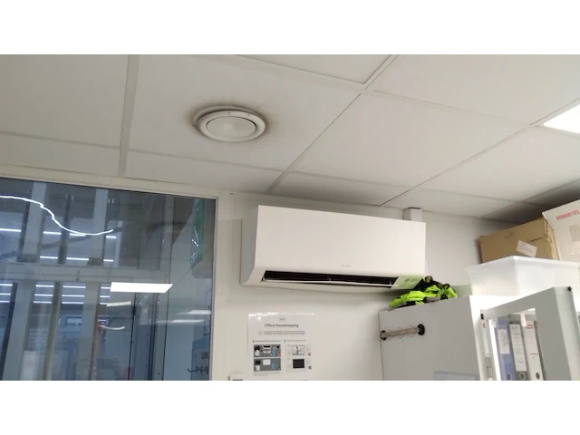 Bending furnace - control room - laminated glass - afbeelding 3 van  4
