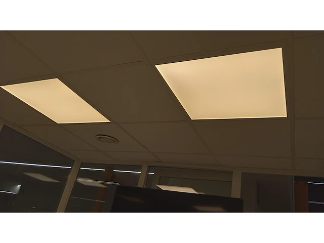 Bending furnace - control room - laminated glass - afbeelding 4 van  4