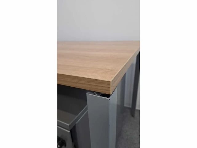 Bene - bureau met ladenblok - afbeelding 8 van  11