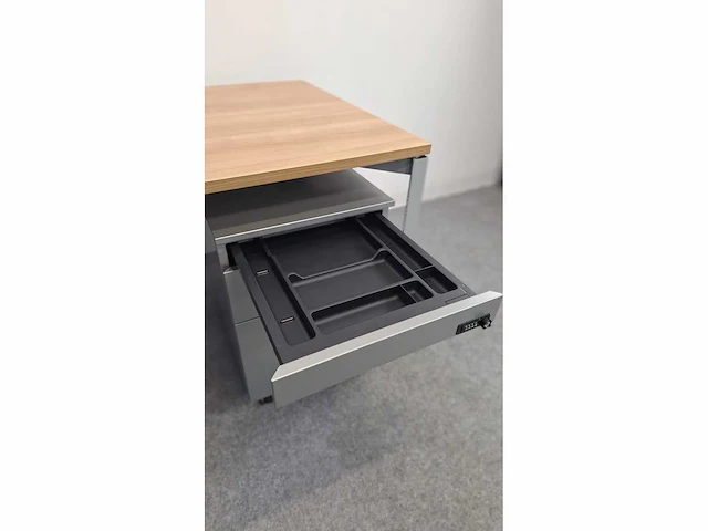 Bene - bureau met ladenblok - afbeelding 10 van  11
