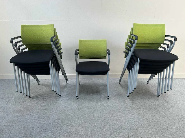 Bene - stapelbare bezoekersstoel - waiting room chair (14x) - afbeelding 1 van  4