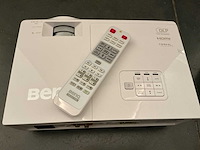 Benq beamer + projectiescherm - afbeelding 3 van  8