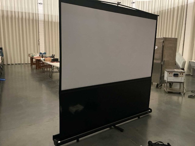 Benq beamer + projectiescherm - afbeelding 6 van  8