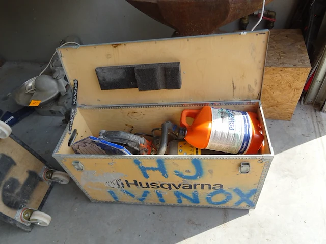 Benzine beonslijper husqvarna - afbeelding 3 van  4