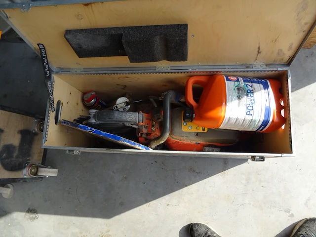 Benzine beonslijper husqvarna - afbeelding 4 van  4