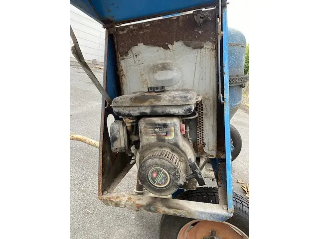 Benzine betonmolen kawasaki - afbeelding 5 van  8