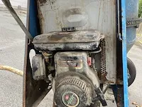 Benzine betonmolen kawasaki - afbeelding 5 van  8