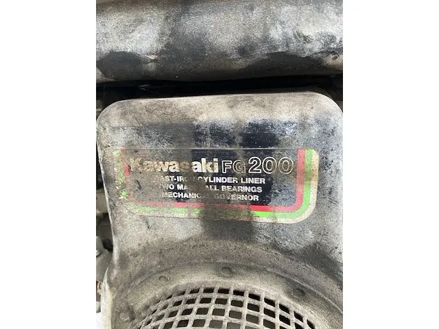 Benzine betonmolen kawasaki - afbeelding 6 van  8