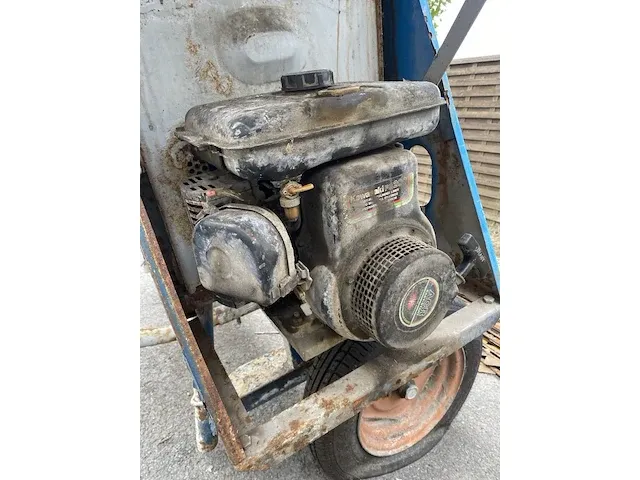 Benzine betonmolen kawasaki - afbeelding 8 van  8