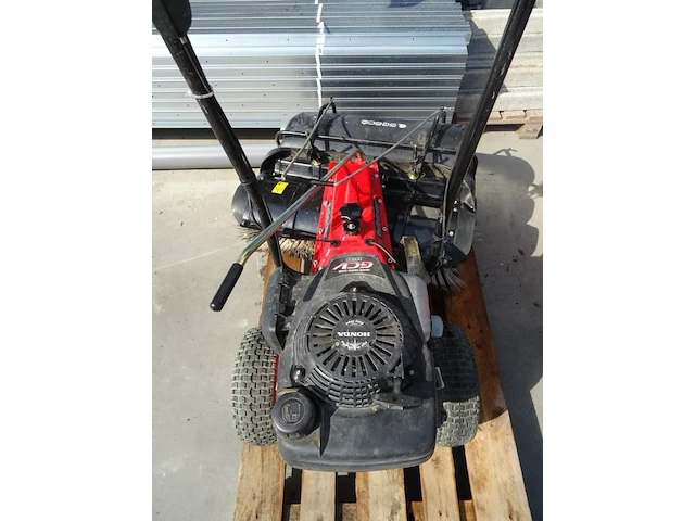 Benzine borstelmachine tielburger - afbeelding 5 van  8