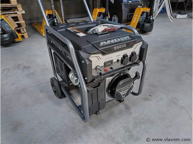 Benzine generator 10 kva - afbeelding 1 van  24