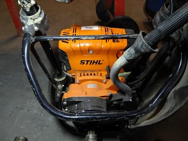 Benzine grondboor stihl - afbeelding 2 van  4
