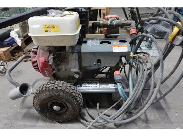 Benzine hogedrukreiniger karcher - afbeelding 2 van  6
