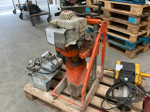 Benzine kernboormachine - afbeelding 1 van  6