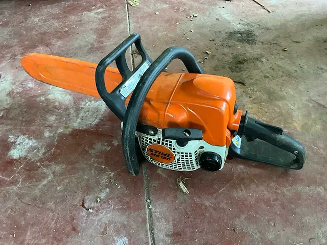Benzine kettingzaag stihl ms180 - afbeelding 1 van  4