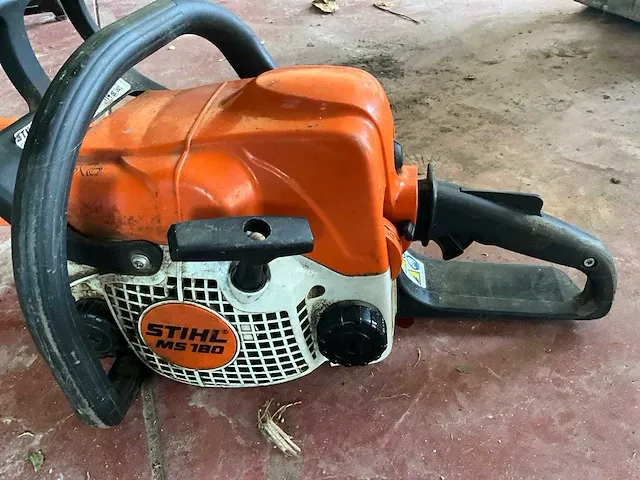 Benzine kettingzaag stihl ms180 - afbeelding 2 van  4