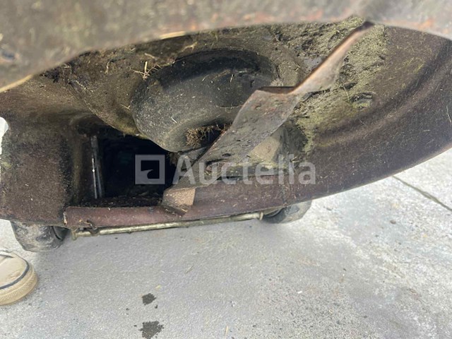 Benzine maaier - afbeelding 4 van  5