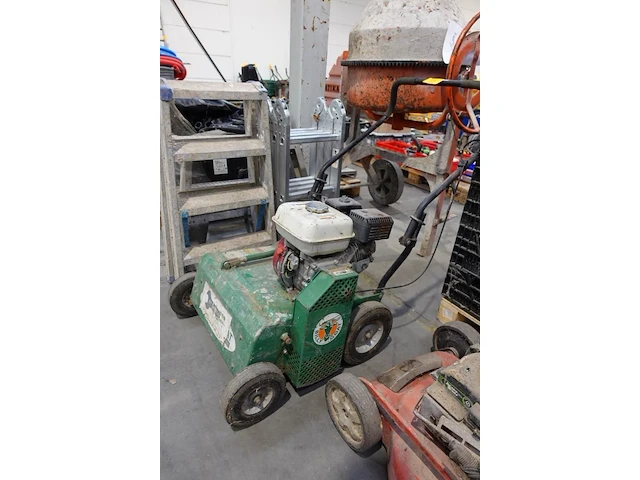 Benzine verticuteermachine billygoat - afbeelding 2 van  3