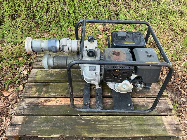 Benzine waterpomp - afbeelding 1 van  4