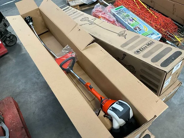 Benzinekantenmaaier oleo-matic sparta 250tr - afbeelding 1 van  5