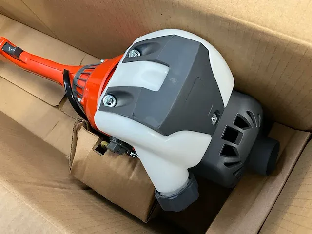 Benzinekantenmaaier oleo-matic sparta 250tr - afbeelding 2 van  5