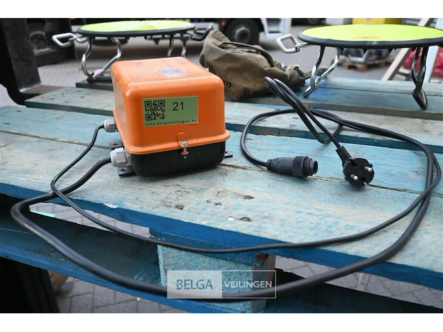 Beos batterijlader - afbeelding 1 van  6