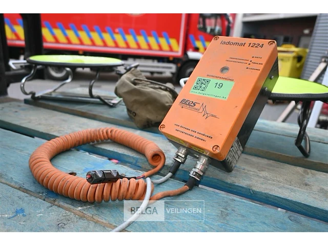 Beos ladomat 1224 batterijlader - afbeelding 1 van  6